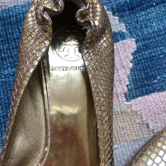 Tory Burch *discontinued* gold ballet flat. - Picture 7 of 7